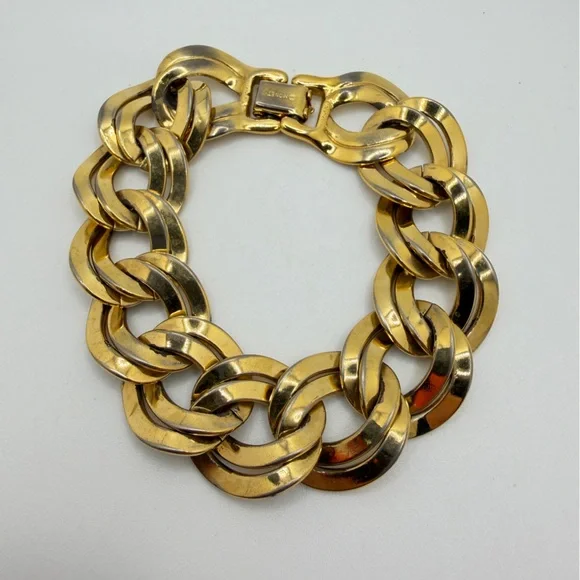 7" Vintage Monet Gold Tone double Twisted Link Bracelet w/ fold over clasp! - Picture 9 of 16